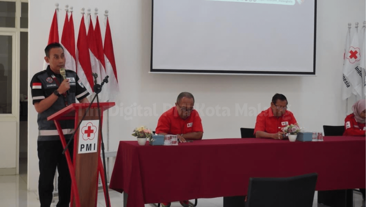 Penyampaian laporan Ketua Panitia Pelatihan Ambulans PMI Kota Pekanbaru